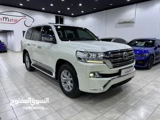  1 2018  LAND CRUISER GXR V8