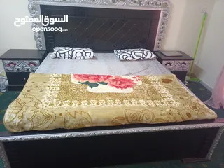  2 غرفة نوم كامله خشب محمل شبه جديدة