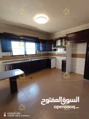  8 شقة ثالث مع روف منفصل في منطقة خلدا
