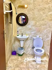  15 فندق للبيع ( خلو ) وليس عقار البيع يشمل ( اثاث ورخصه الفندق فقط )