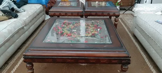  4 طاوله وسط مع طاولتين صغار خشب ممتاز