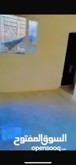  11 بسبب السفر شقه ارضي للبيع 3 غرف نوم و2وصالونين و 3حمامات و2 ومطبخين وحديقه صغير 3-4م داخل المنزل في