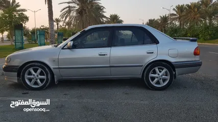  4 Toyota corolla 2000