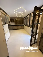  8 شقة ارضي فاخرة 250م مجددة بالكامل للبيع بالشميساني