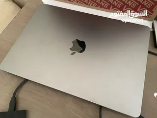  5 ماك بوك اير 2022 m2 حالة ممتازة MacBook Air very good condition with box and original charger