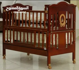  1 تخت بيبي خشب تمريكي صولد تم شراءه من مفروشات الحمود لمفروشات الاطفال  لغاية 5 سنوات مع فرشه