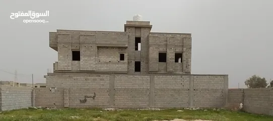  5 فيلا سكنية تجارية نهاية حي قطر ( حي زمزم )