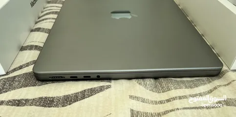  12 Macbook Pro 14’ M1 Pro 32GB Ram 2TB SSD + Incase hard Cover excellent (unused)