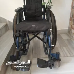  4 كرسي متحرك اطفال شبه جديد حديد والمنيوم ثقيل قياس ستاندر مع كامل عدته 60 شامل التوصيل عمان والزرقاء