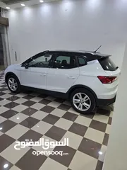  2 سيات ارونا FR  2021 فل اضافات دهان الشركة المنتجة لون ابيض سقف اسود