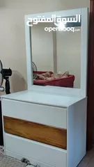 4 مكتبة، مساعد مكتبة، كومدينا، وتواليت للبيع 1000 شيقل