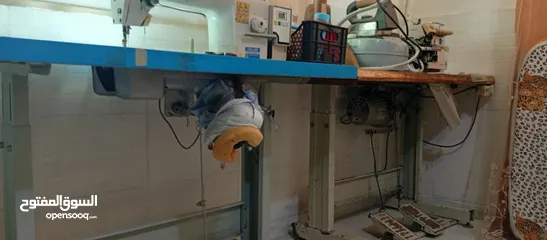  4 ماكنه خياطه درزه و حبكه للبيع بحاله جيد