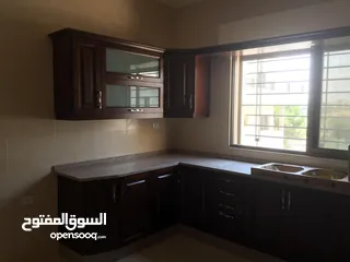  6 شقه غير مفروشه للبيع في طريق المطار ( Property 40590 ) سنوي فقط