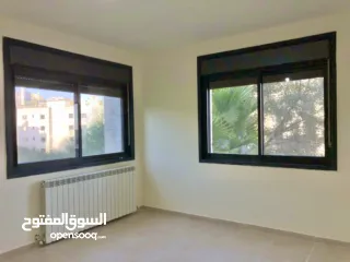  5 شقة للبيع في عين منجد