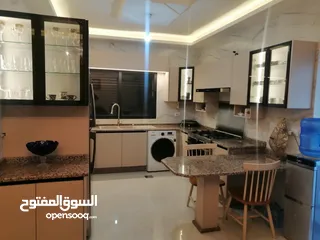  2 شقة مميزة للبيع طابق اول في اجمل مناطق  ضاحية الأمير علي
