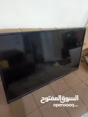  2 شاشه بحالة جيده جدا للبيع 42 بوصه