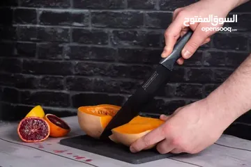  6 طقم سكاكين  اروبي اوروبي حديث الصنع. مع مجموعة سكاكين رويالتي لاين، ستحصل على الكثير من الراحه