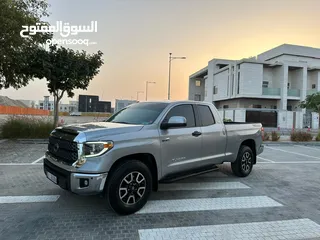  1 للبيع تويوتا تندرا 5.7 المكينة العودة 2018 الموتر 4X4  شاشة بلوتوث وكالة