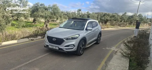  1 جيب هواندي توسان موديل 2016-ماتور 2000ديزل فل فل اضافات مع فتحة سقف بنوراما الجيب فحص شركة ونخب