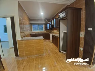  7 شقه فارغه للايجار سوبر ديلوكس في الجبيهه حي الريان
