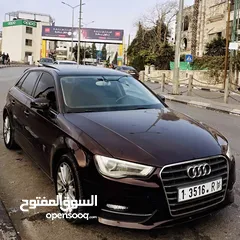  1 اودي A3 هتش باك لون عنابي مميز سيارة مميزة جداً وبسعر ممتاز جداً للبيع - بحالة الوكالة