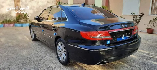  26 HYUNDAI_GRANDEUR_AZERA_2010