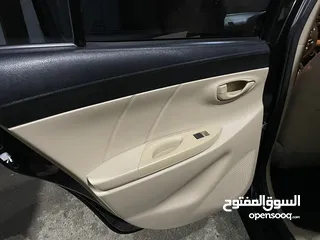  27 تويوتا يارس 2017. مواصفات خليجية 1500cc. اقتصادية جداً واكثر من الهايبر.  شغل وامشي. دهان اسود