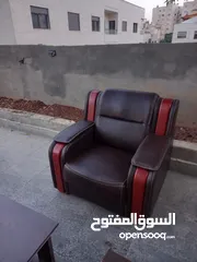  4 كنبايات مفرد عدد اثنين بحاله جيده جدا للبيع الموقع عمان الجبيهات