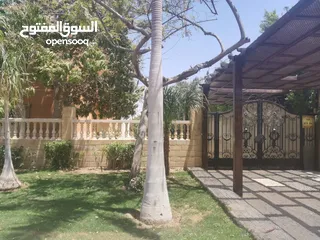 26 قصر للبيع بمدينة الشروق بكمبوند