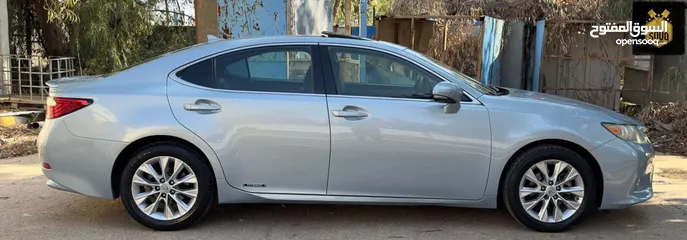  3 لكزس ES 300h موديل 2013