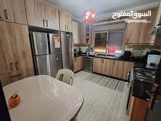  7 شقة دور ثاني البيادر من المالك او بدل مناسب