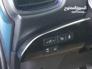  23 TOYOTA PRIUS HYBRID LIMITED 2022(تويوتا بريوس ليمتيد هايبرد 2022 )