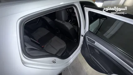  6 E GOLF 2019 50k km  اي جولف 2019 ممشى 50 الف كيلو فقط  السياره بحاله ممتازه و لا تحتاج شيئ