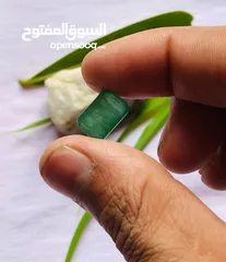  2 حجر زمرد زامبي طبيعي مع شهادة مختبر natural emerald stone