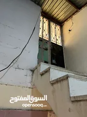  14 منزل عائلة مستقل طابق ثاني مدخل مشترك للبيع بسبب الرحيل مع عفش واثاث ومطبخ كامل