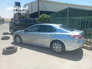  6 تويوتا كامري هايبرد ليثيوم امريكيه  موديل 2020 حره بحاله ممتازه وبسعر مغري للبيع