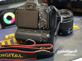  3 كامرة كانون D700