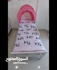  4 سرير اطفال من ايكيا نظيف جدا