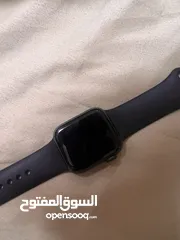  2 Apple Watch SE