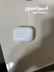  2 سماعة airpods pro 2 ممتازه استعملتها تقريبا مرتين و معها شاحن و الحمايات تبعون الاذن