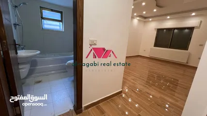  14 شقة / للايجار / ارضية / 4نوم / ام السماق / 240 متر