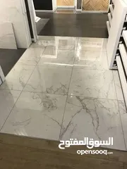  1 فني وديكور بلاط