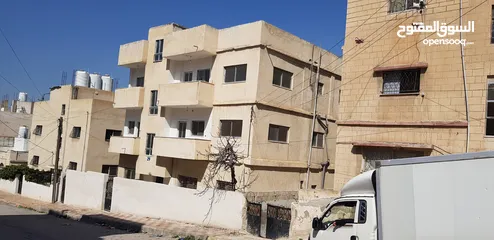  3 عمارة من اربع طوابق العمارة فارغة