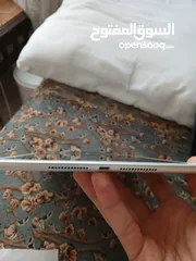  5 ايباد 8 مساحة 128 جيجا بايت لون سلفر فل نضافة غير مفكوك واستخدام خفيف  نوعا ما  iPad 8 128 gb
