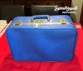  4 شنط سفر وحقائب قديمة ونادرة.