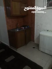  10 خلف مستشفى الحسين قرب سكن اميمه غرفه و صاله مفروش