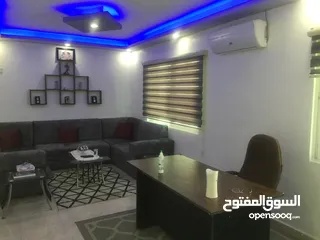  3 مكتب يصلح لمختلف المهام مفروش مع كامل التجهيزات المكتبيه  مجمع اللبابيدي