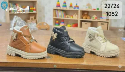  11 أحذية بسعر العرض