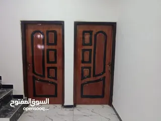  7 قطّع وبيوت للبيع