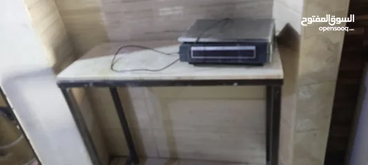  8 مطعم بيتزا ومعجنات للبيع في وسط البلد السلط مجهز بالكامل لاينقص شيئ